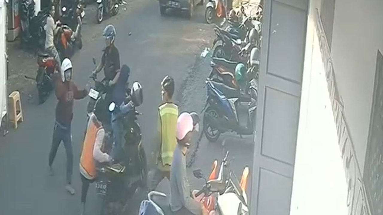 Reaksi Publik dan Perdebatan